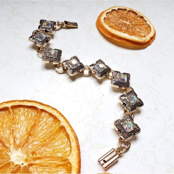 Vintage Goldtone & Rhinestone Link Bracelet - Picture 4 of 4